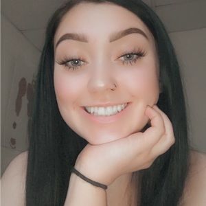 Meet your Posher, Jade